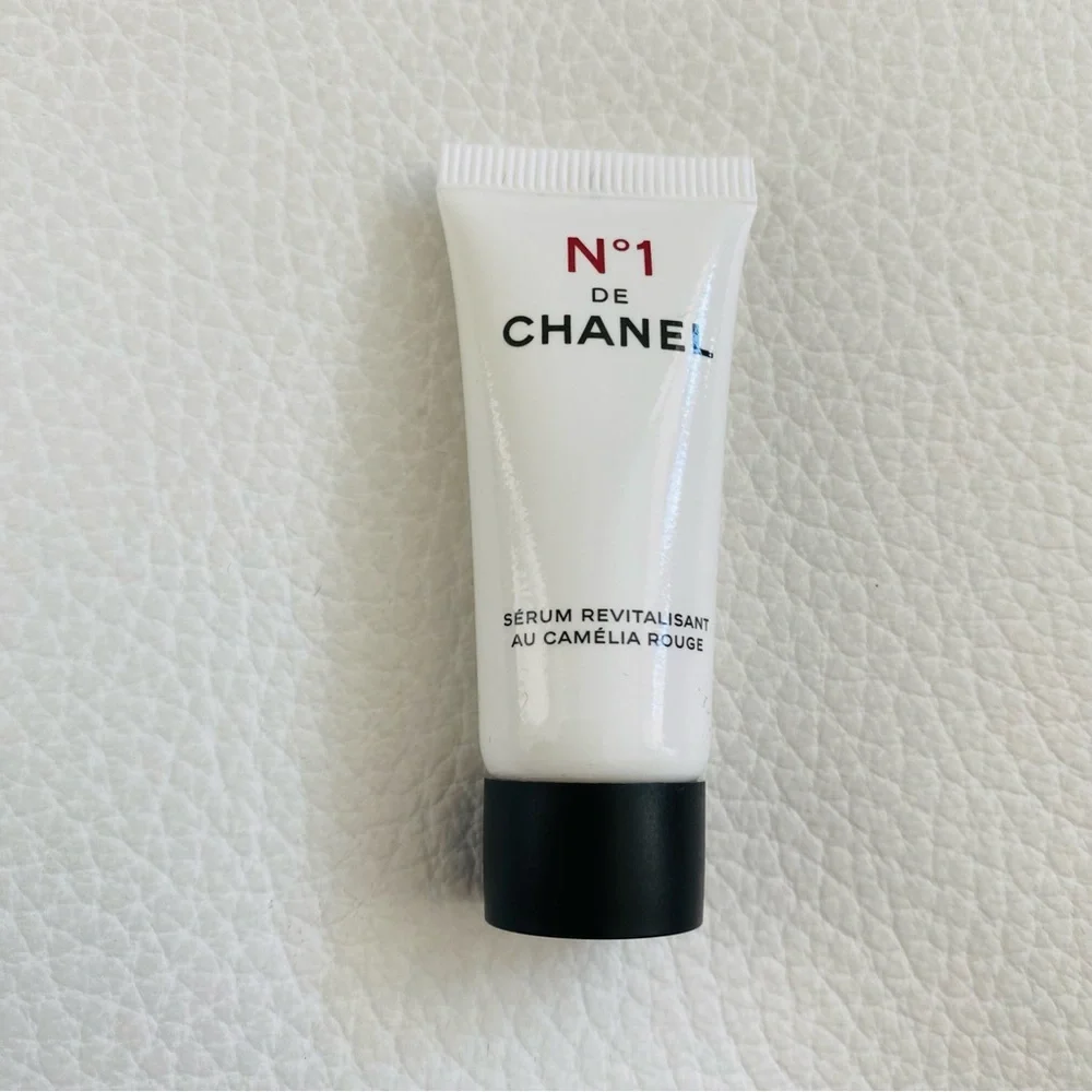 CHANEL No. 1 Serum REVITALISAN AU CAMÉLIA ROUGE sample 5 ml